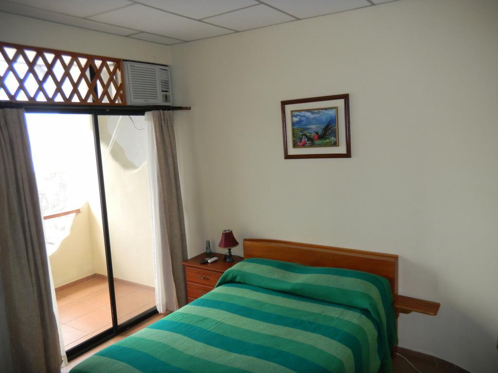 Hostal Baltra Puerto Ayora  Chambre photo
