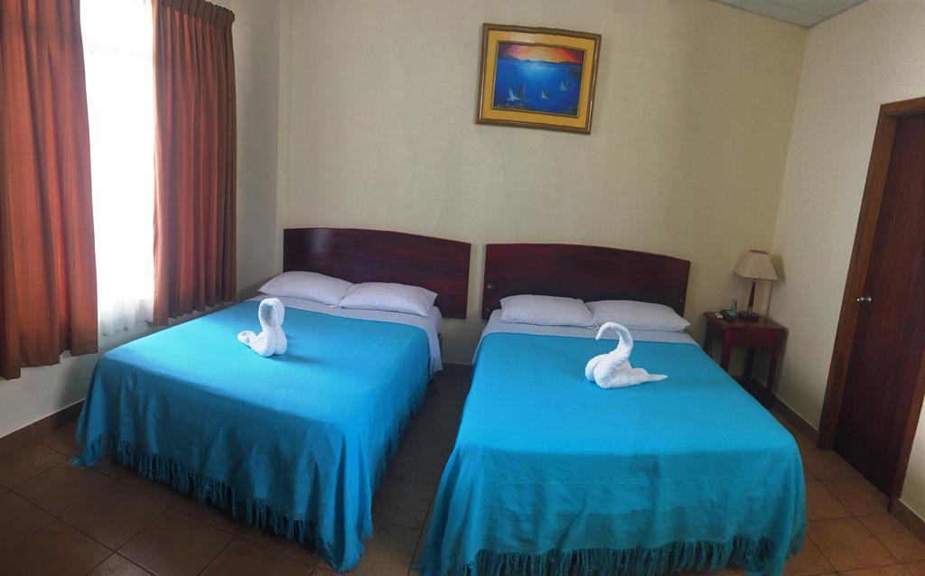 Hostal Baltra Puerto Ayora  Extérieur photo