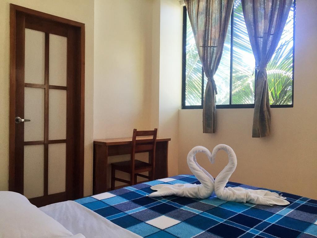 Hostal Baltra Puerto Ayora  Extérieur photo