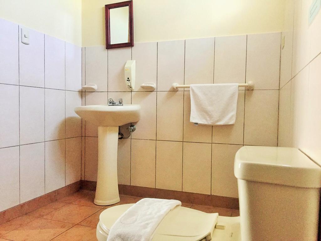 Hostal Baltra Puerto Ayora  Extérieur photo
