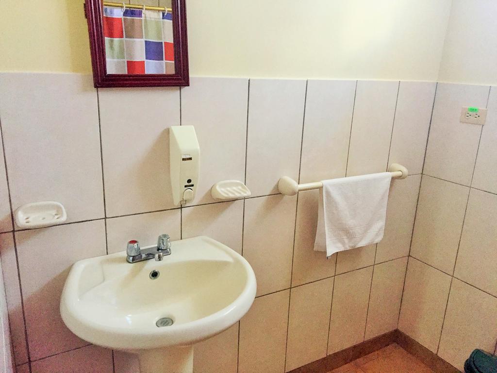 Hostal Baltra Puerto Ayora  Extérieur photo