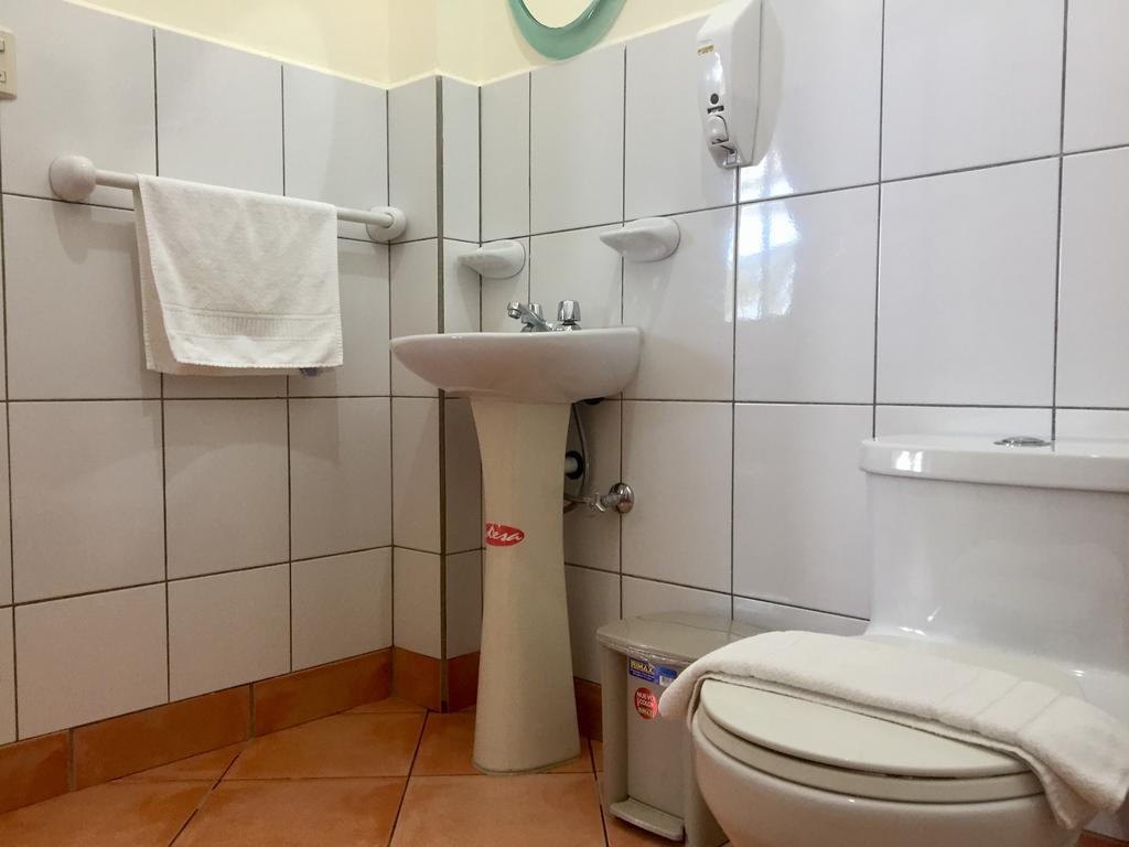 Hostal Baltra Puerto Ayora  Extérieur photo