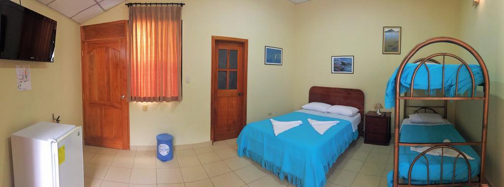 Hostal Baltra Puerto Ayora  Extérieur photo